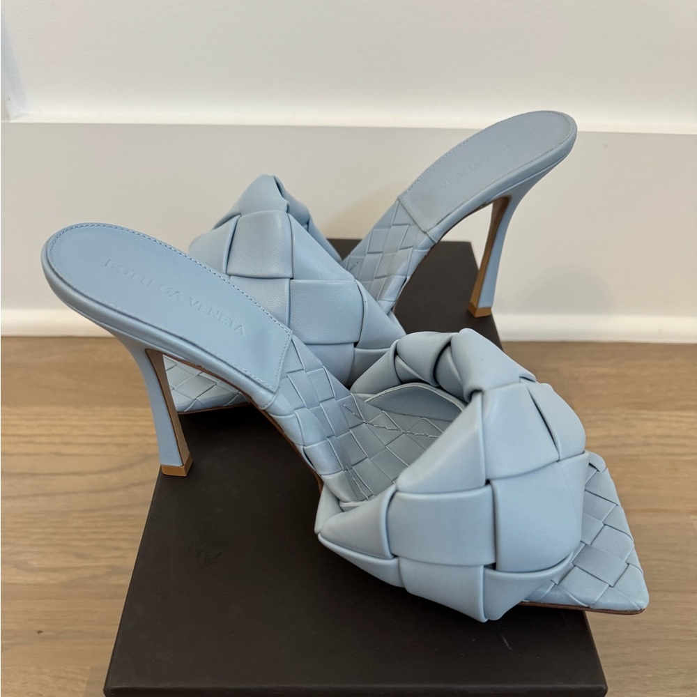 Bottega Veneta Intrecciato Size 41